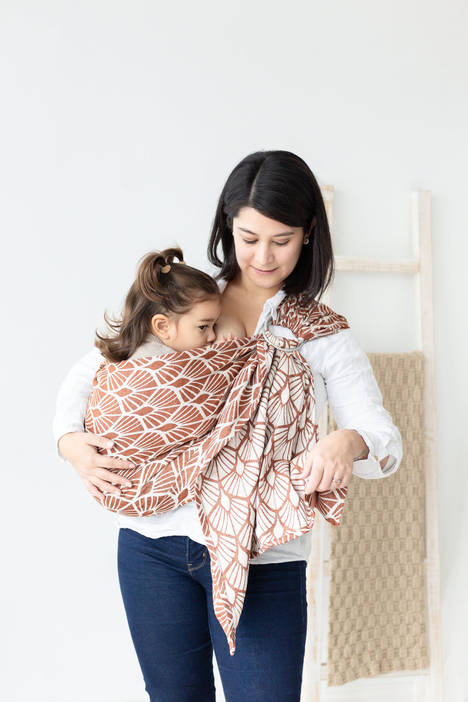 Porteo y lactancia: una dupla que potencia el bienestar de tu bebé y tu comodidad